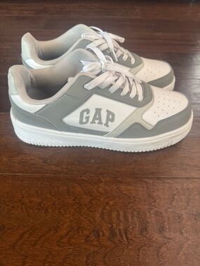 GAP Men’s White and Light Gray Athletic Sneakers